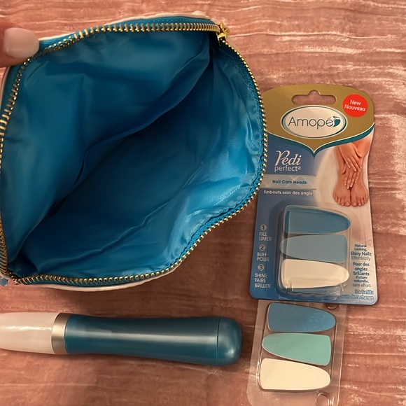 Amope Manicure Set - Picture 5 of 6